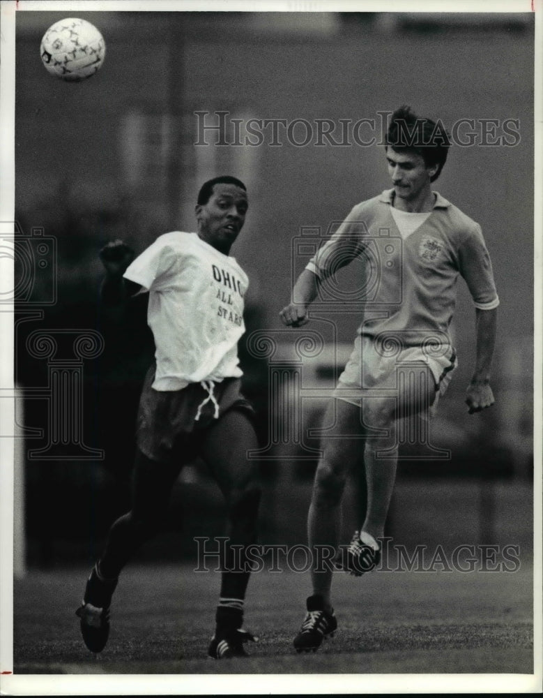 1990 Press Photo l-r College All Star player #12 Ian Banda Wooster College- Historic Images