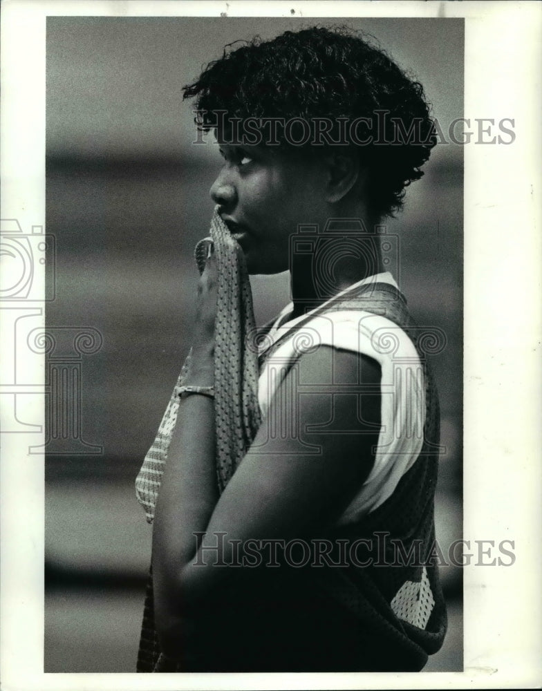 1990 Press Photo Sonja Swopes, Glenville basketball star - cvb55861- Historic Images