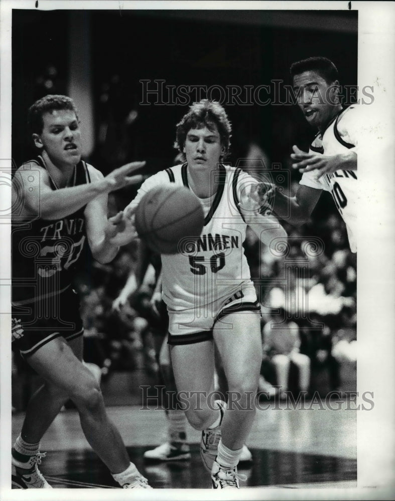1989 Press Photo Cleveland Central Catholic vs Trinity High School&#39;s Adams- Historic Images