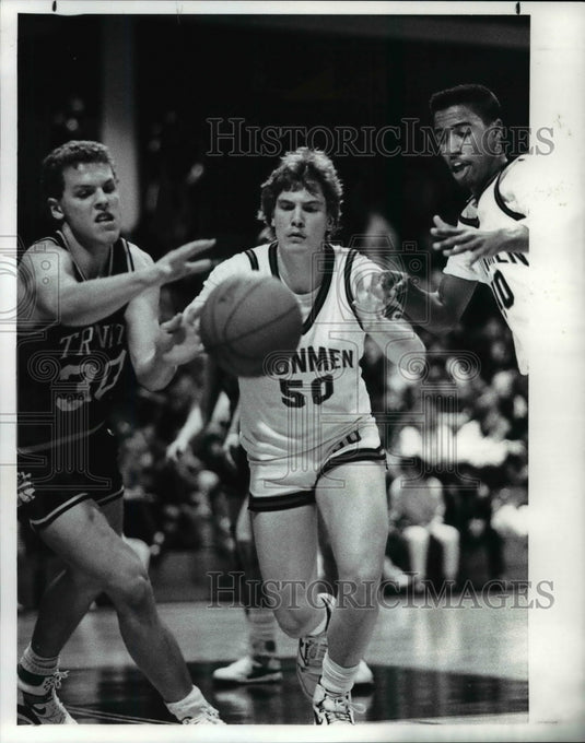 1989 Press Photo Cleveland Central Catholic vs Trinity High School's Adams- Historic Images