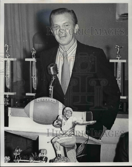 1977 Press Photo Don Fritz, Admiral King Coach - cvb56298- Historic Images