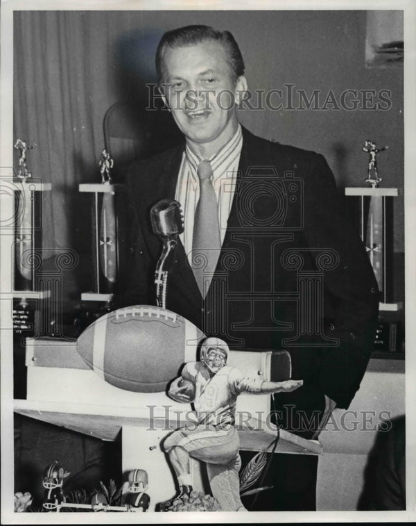 1977 Press Photo Don Fritz, Admiral King Coach - cvb56298 - Historic Images