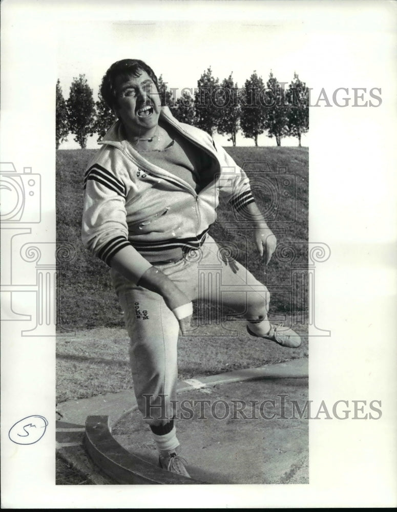 1982 Press Photo Shot Put artist Carl Stewart - cvb56421- Historic Images