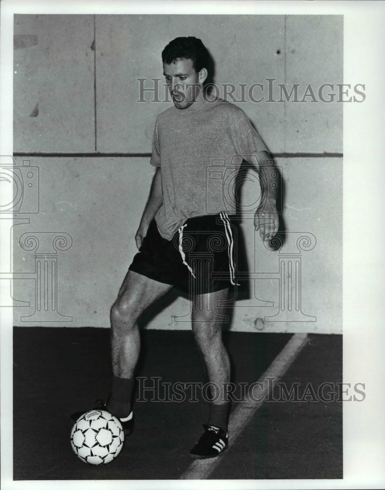 1989 Press Photo Simon Keith- Cleveland Crunch player - cvb56539- Historic Images