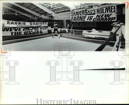Press Photo Ernie Shakers, Heavywieght Camp - cvb57562- Historic Images