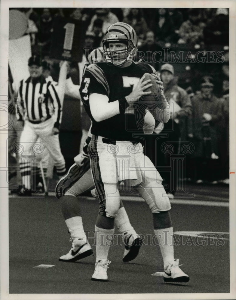 Press Photo: Cincinnati&#39;s Boomer Esiason - Quarterback - cvb59191- Historic Images