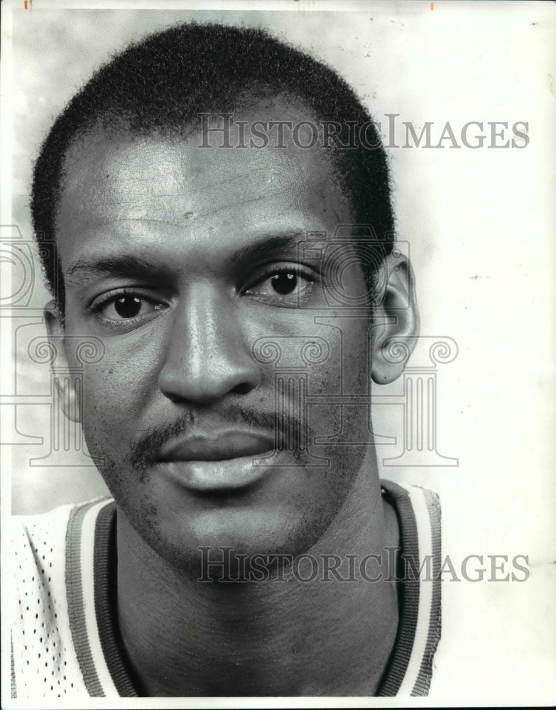 1988 Press Photo: Cleveland Cavaliers player Larry Nance - cvb60062- Historic Images