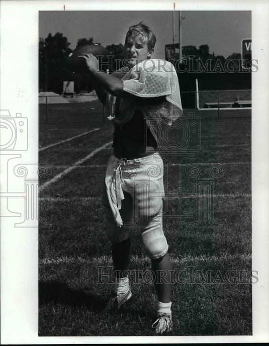 1990 Press Photo Rocky River football quarterback-Al Wilhelmy - cvb61003- Historic Images