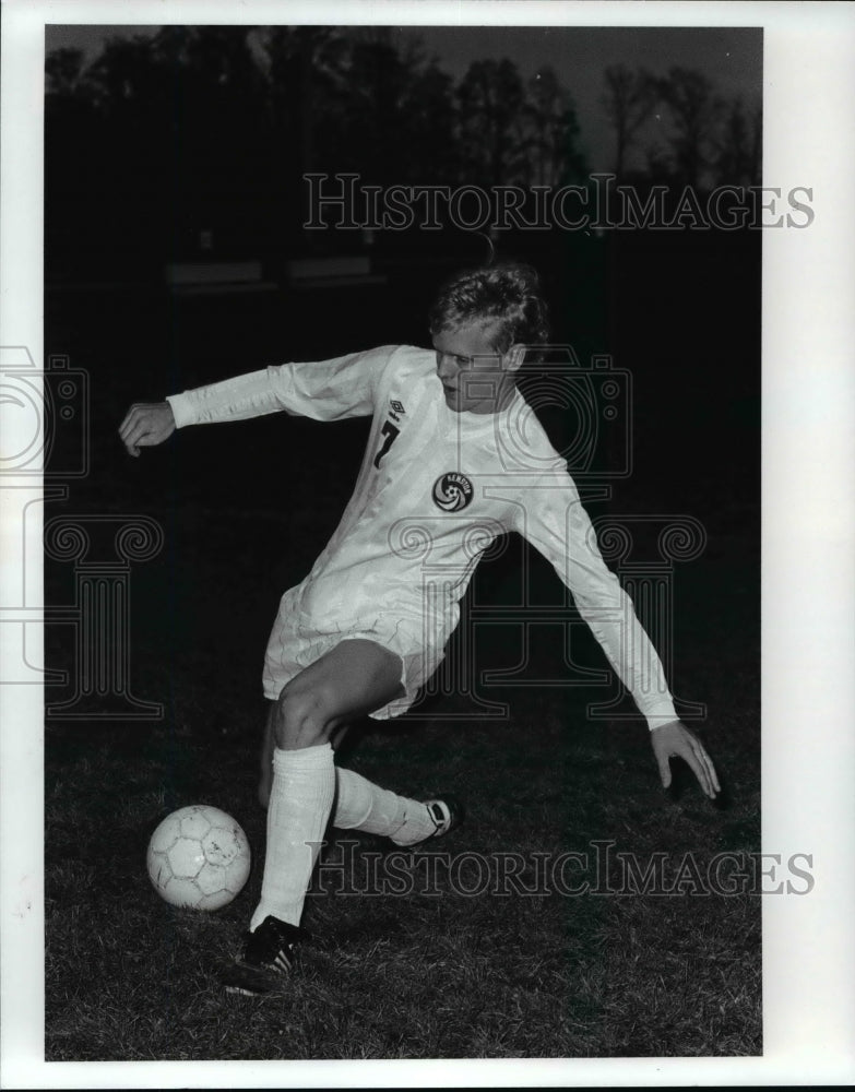 1988 Press Photo Kenston High Soccer player, Tom Bobrowski - cvb61412- Historic Images