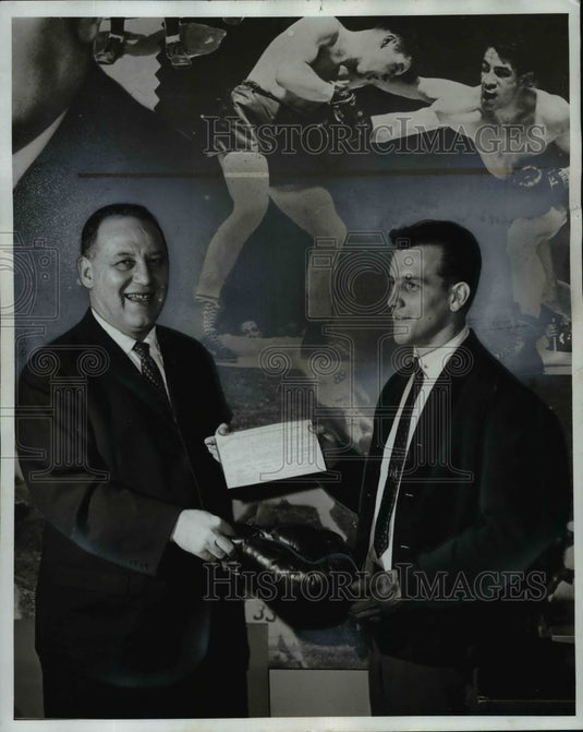 Press Photo John Nagy & Joe Kovach at Golden Gloves Association - cvb61440- Historic Images