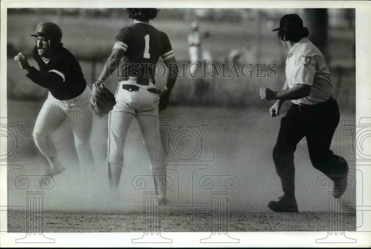 Press Photo Sandlot Umpire Chuck Geraci - cvb61638- Historic Images