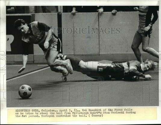 1983 Press Photo Kai Haaskivi with Stan Terlecki - cvb61654- Historic Images