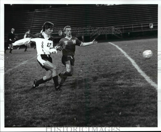 1988 Press Photo Chris Zitzman with S. Hiboot - cvb61781- Historic Images