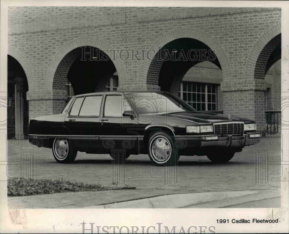 1991 Press Photo Automobiles. Models, 1991 Cadillac Fleetwood. - cvb62393- Historic Images