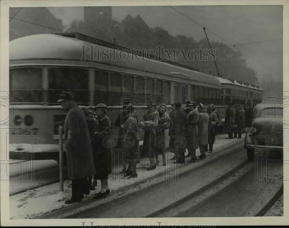 1938 Press Photo Passengers during snow - cvb62481- Historic Images