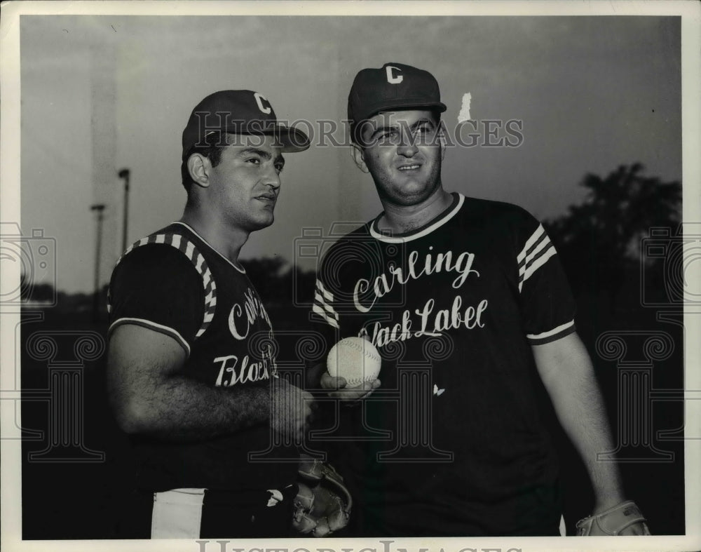 Press Photo Catcher Joe Iesularo &amp; Pitcher Michael Giacci - cvb63963- Historic Images