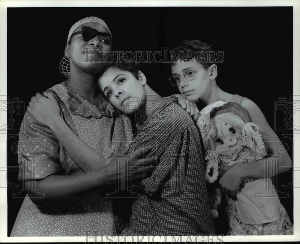 1995 Press Photo Ensemble Theatre&#39;s production of The Wedding Member - cvb64074- Historic Images