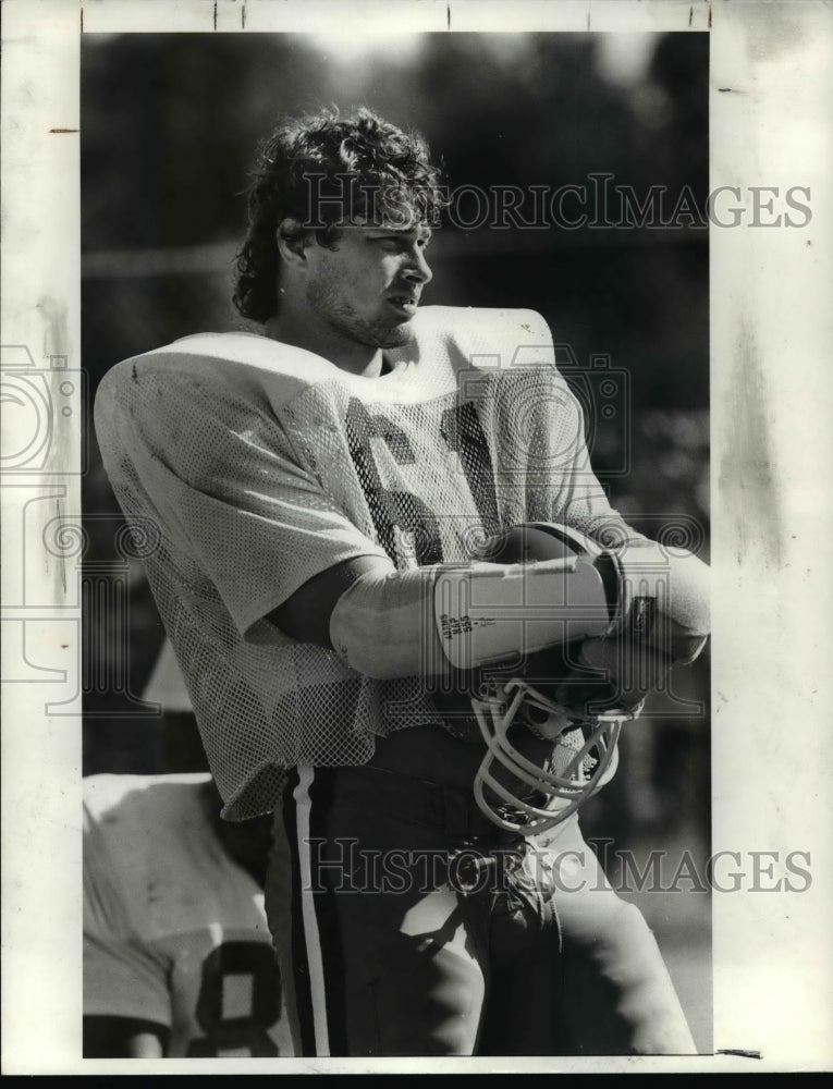 1983 Press Photo Mike Babb, Center - cvb64897- Historic Images