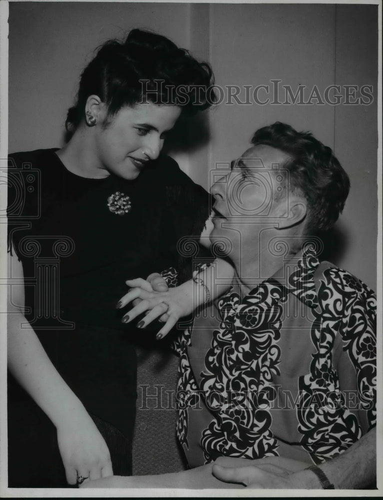 1948 Press Photo Mr. and Mrs. Jack Price - cvb65177- Historic Images