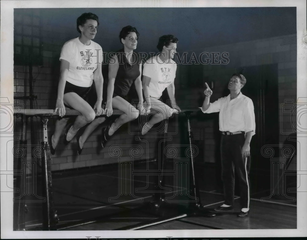 1961 Press Photo Hayes Girls-gymnast gilrs - cvb65528- Historic Images