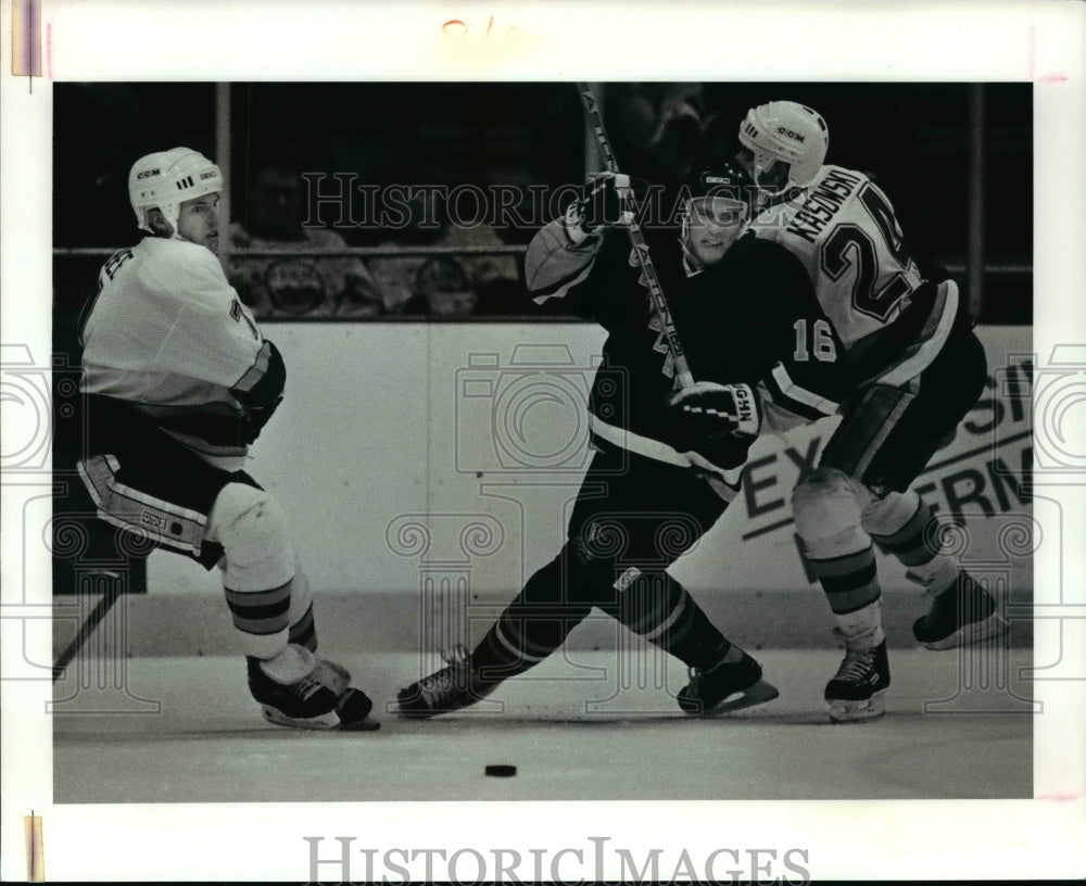 Press Photo Hockey scene - cvb65578 – Historic Images