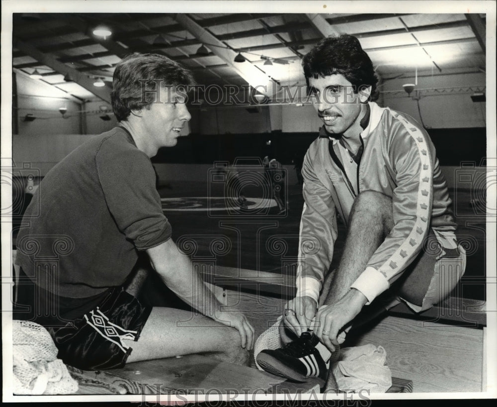 1982 Press Photo Vic Davidson &amp; George - cvb65791- Historic Images