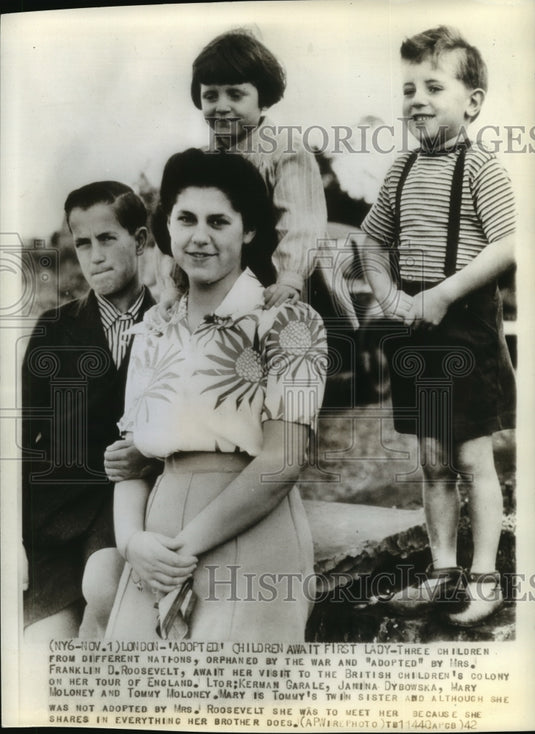 1942 Press Photo Kerman Garale, Janina Dybowska, Mary & Tommy Maloney Adopted- Historic Images