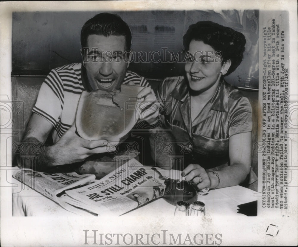 1952 Press Photo Joey Maxim, Boxer, Eats Watermelon With Wife Mitchie- Historic Images