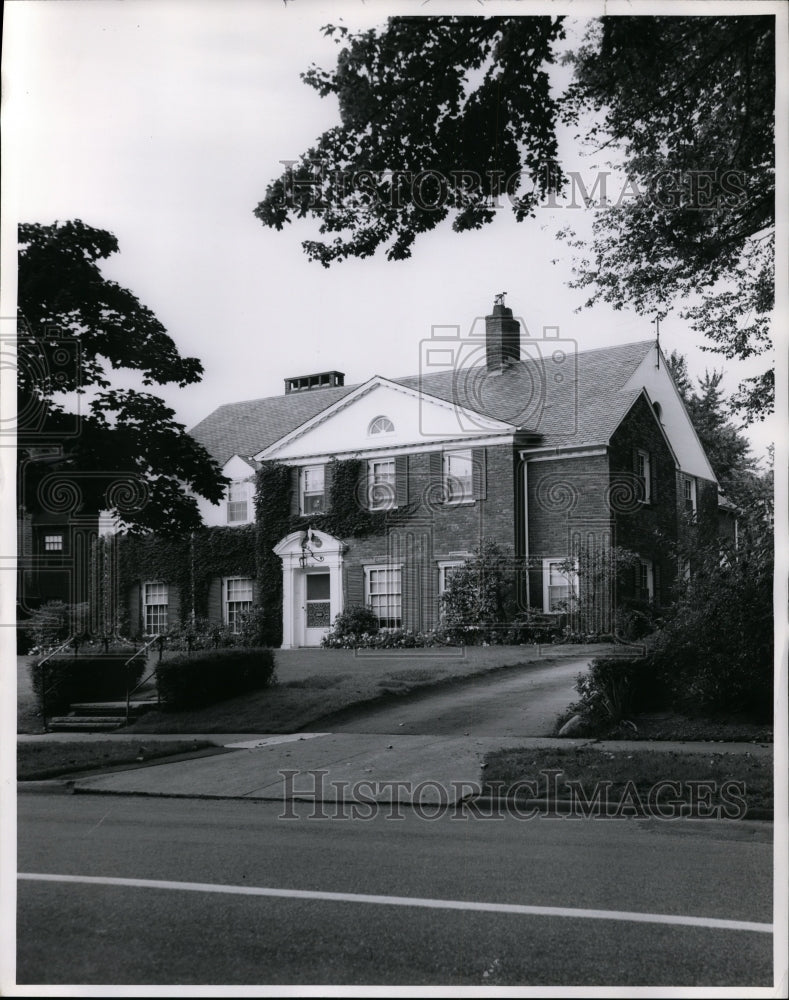 1963 Press Photo Home of Jack Harries-Torrington Road Shaker Heights - cvo03749- Historic Images