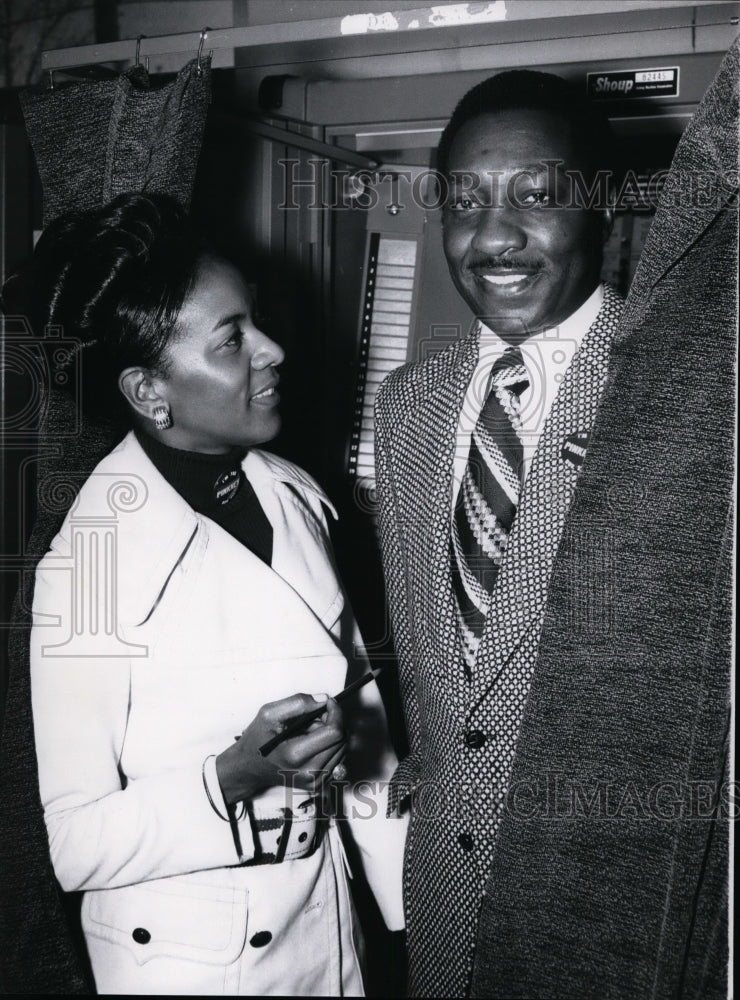 1971 Press Photo Mr. and Mrs. Arnold Pinkney at John F. Kennedy - cvo03939- Historic Images