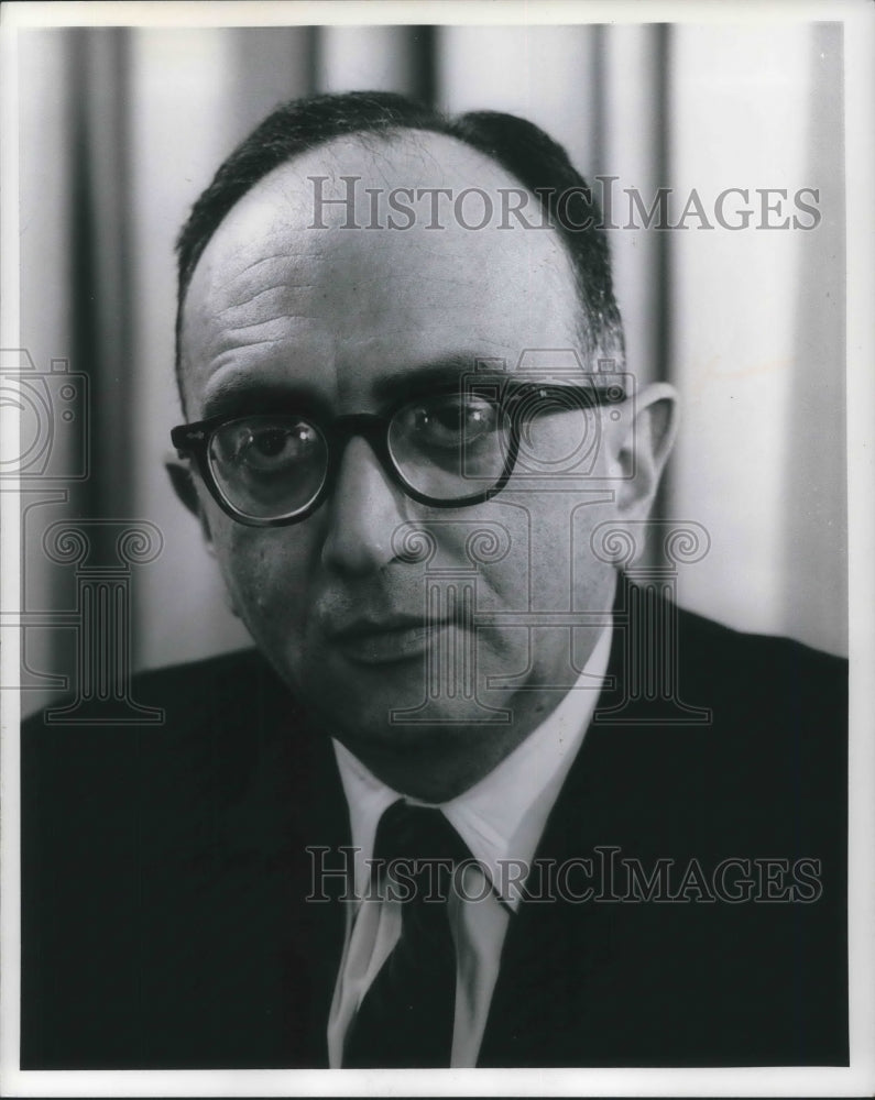 1974 Press Photo Nat Goldfinger Head of AFL-CIO & Economist Wash Research Depart- Historic Images