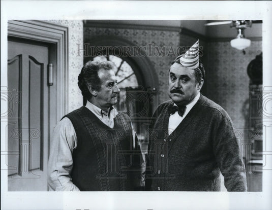 1985 Press Photo Christopher Hewett and Bob Uecker in Mr. Belvedere- Historic Images