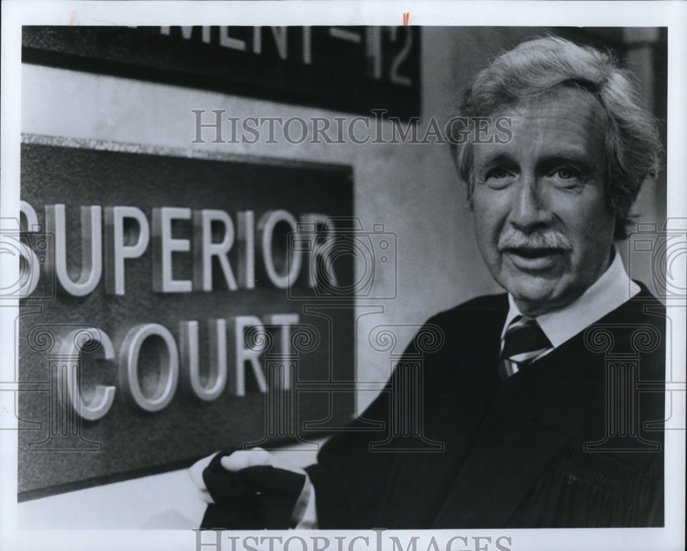 Press Photo Actor Arthur O&#39;Connell portrays judge in Unwritten Law segment- Historic Images