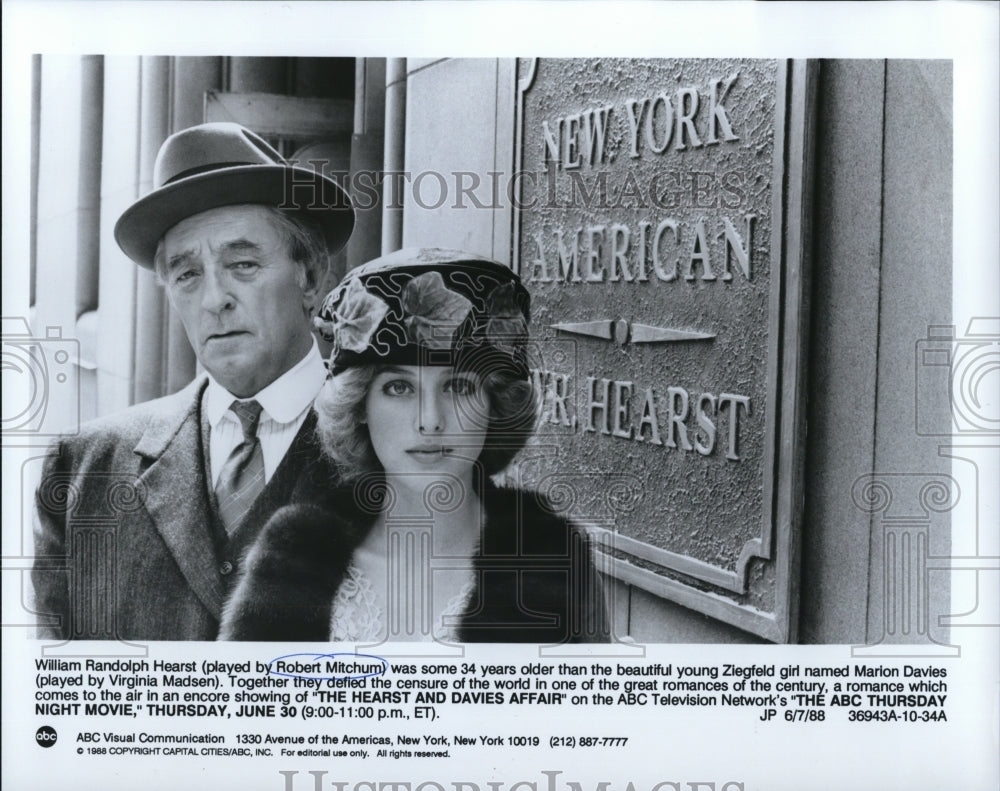 1988 Press Photo Robert Mitchum, Virginia Madsen in The Hearst and Davies Affair- Historic Images