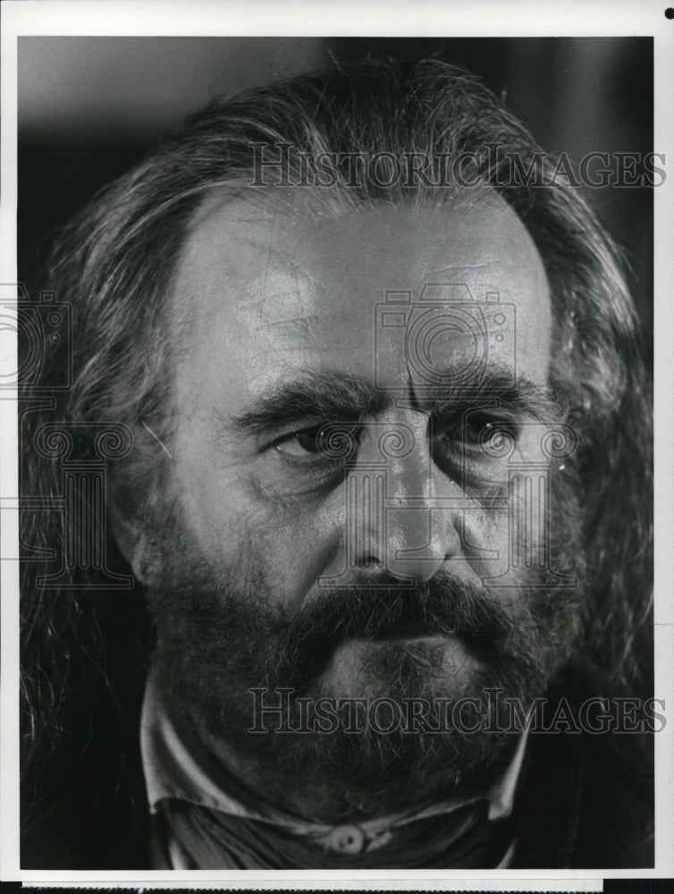 1982 Press Photo George C Scott in Oliver Twist - 311- Historic Images
