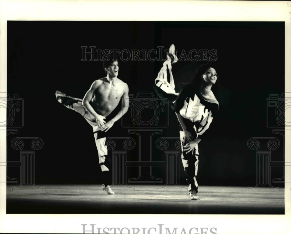 1986 Press Photo Cleveland Ballet Performing Escargot- Historic Images