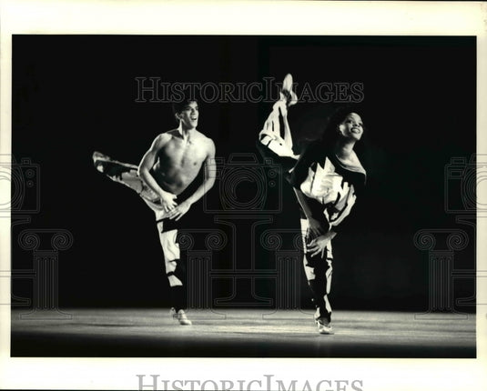 1986 Press Photo Cleveland Ballet Performing Escargot- Historic Images