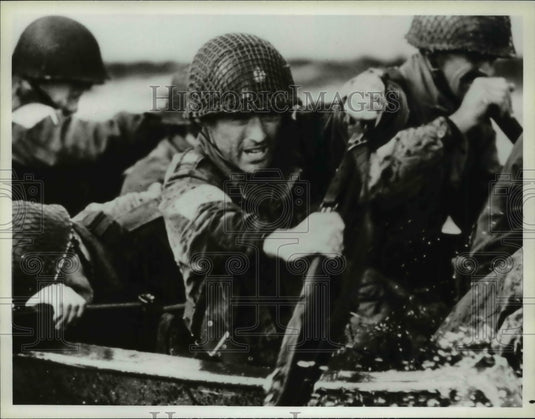 1983 Press Photo Robert Redford in A Bridge Too Far, premiering on NBC- Historic Images