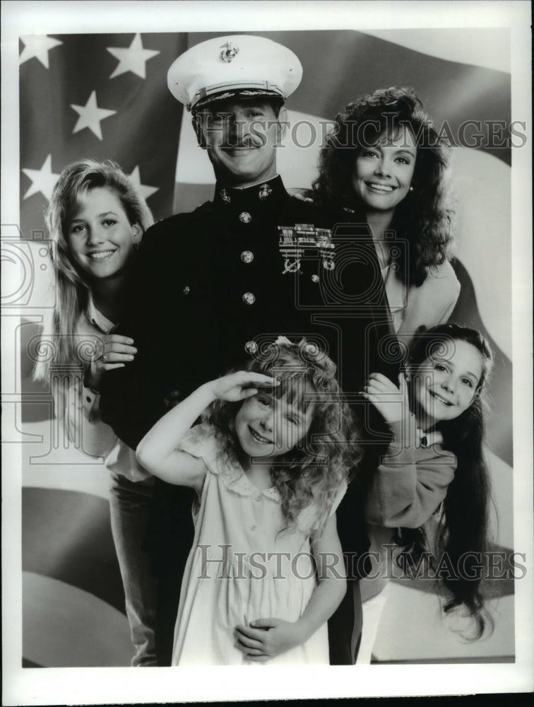 1989 Press Photo Cast of Major Dad- Historic Images
