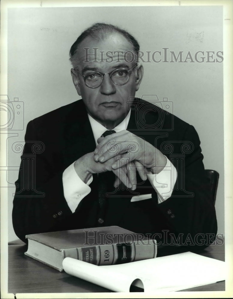 1986 Press Photo RIchard Dysart on L. A. Law - cvp30061- Historic Images