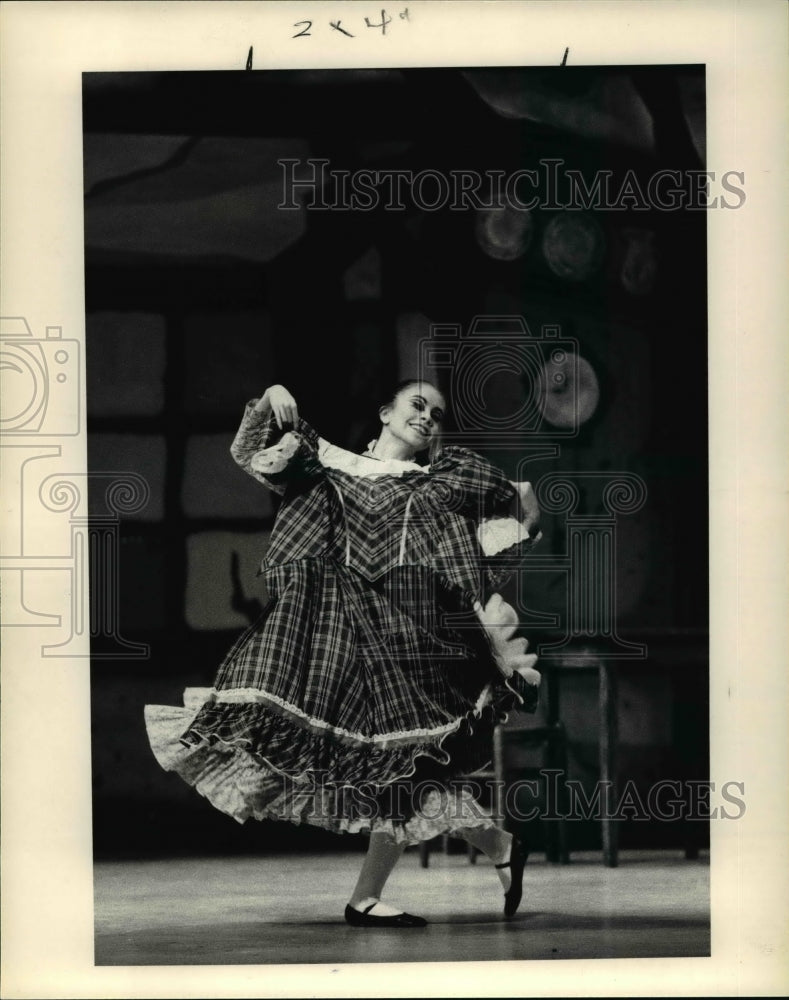 1984 Press Photo Karen Gaboy In The Gift - cvp30136- Historic Images