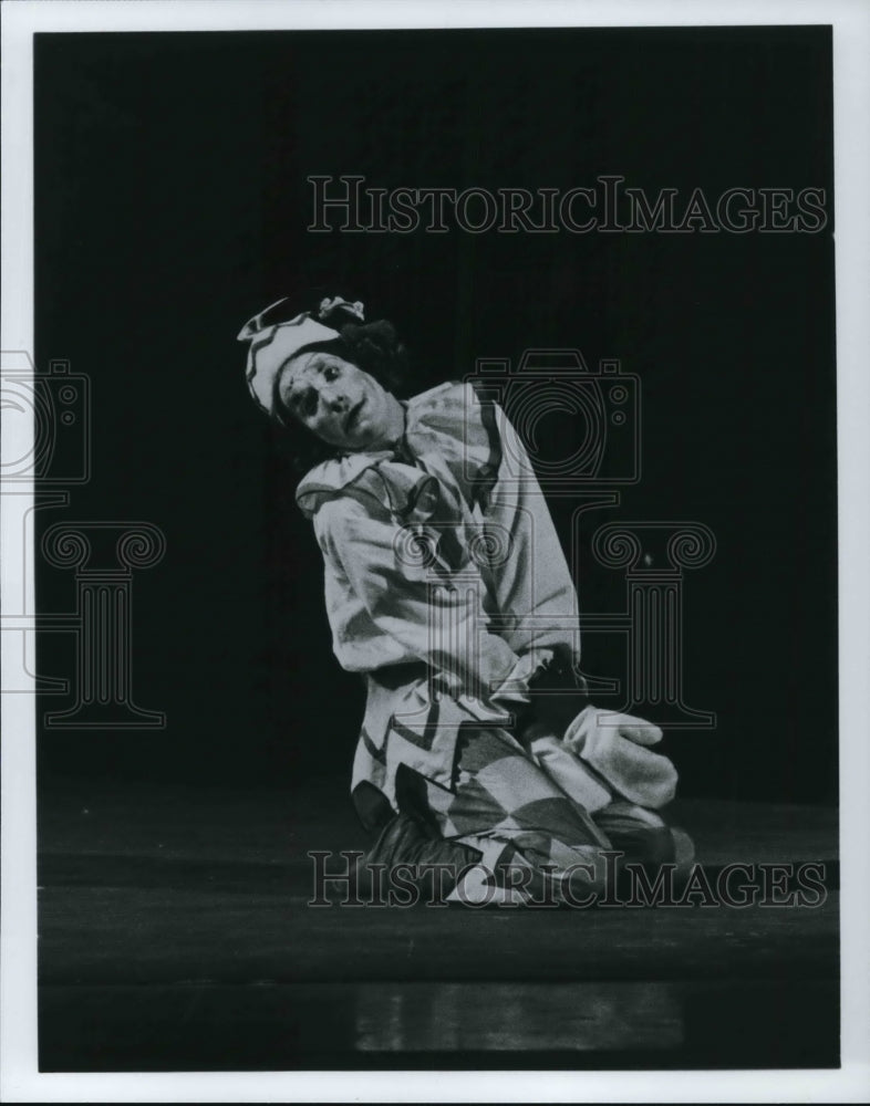 1986 Press Photo David Bintley in &quot;Pertrushka&quot; Ballet - cvp30649- Historic Images