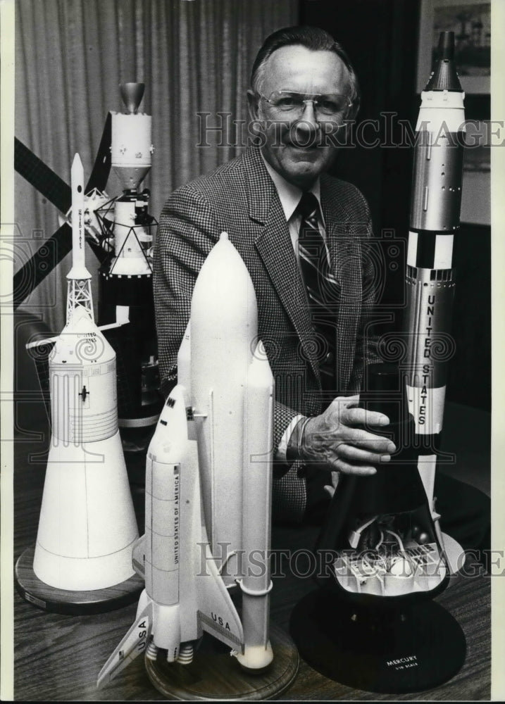 1981 Press Photo Christopher C Kraft Jr Director Johnson Space Center- Historic Images