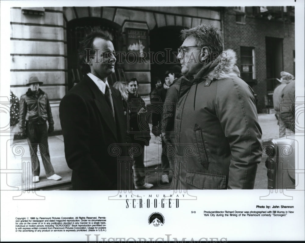 1988 Press Photo Director Richard Donner &amp; Bill Murray in Scrooged - cvp33246- Historic Images