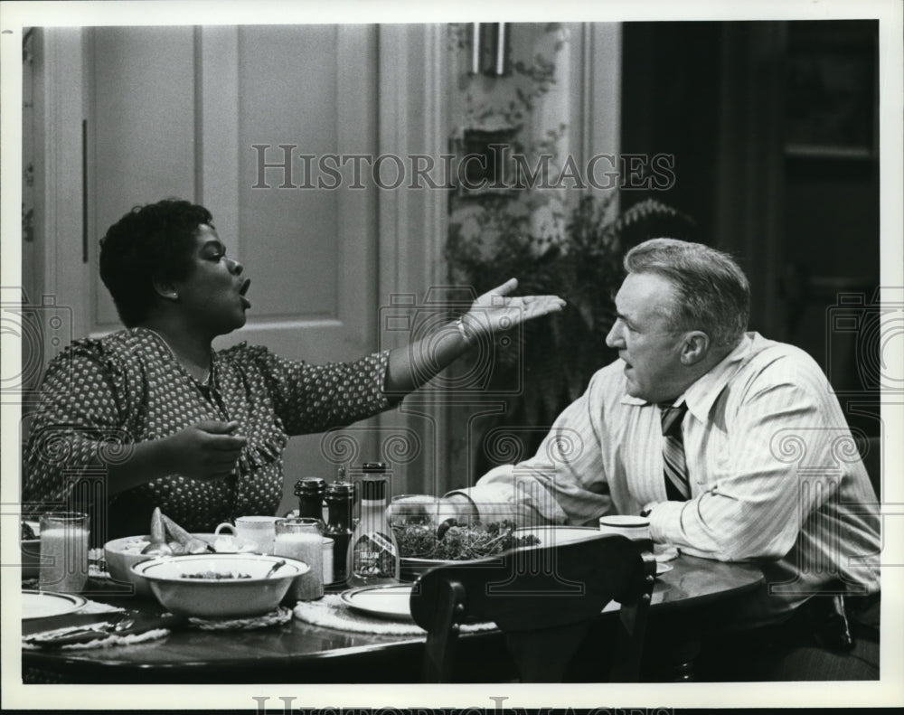 1981 Press Photo Nell Carter &amp; Dolph Sweet in Gimme a Break - cvp33304- Historic Images