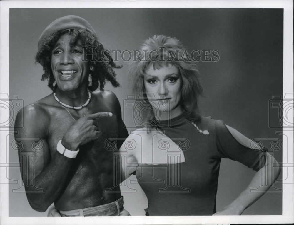 1982 Press Photo Darrow Igus and Brandis Kemp on Fridays Special Edition- Historic Images