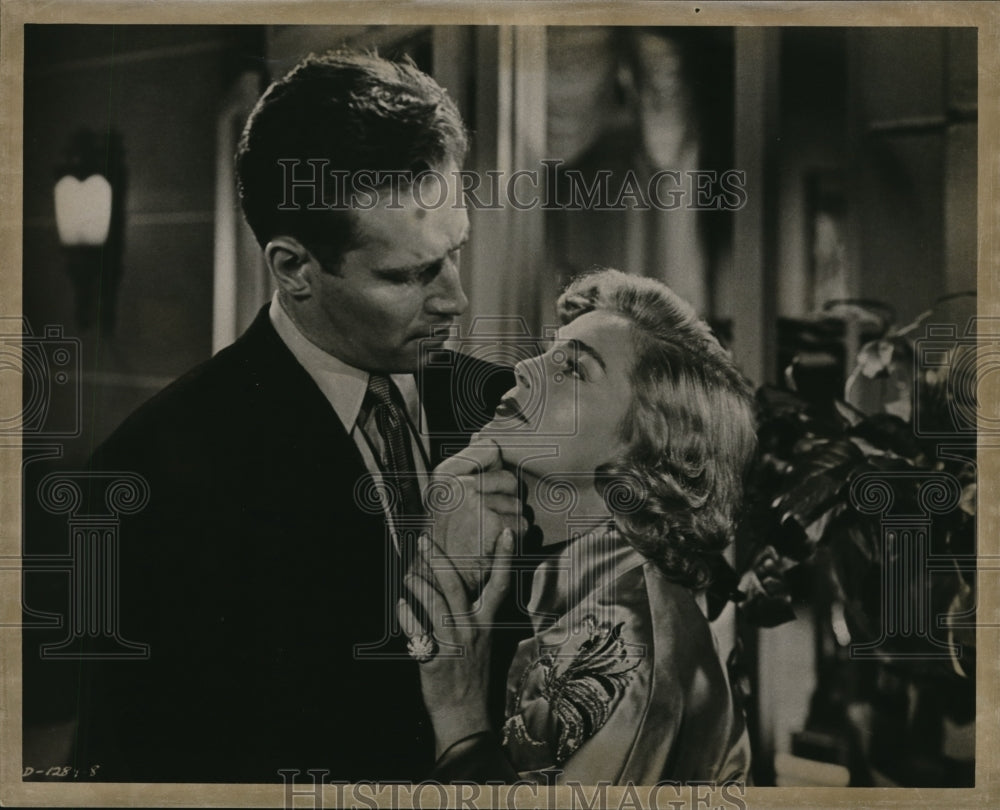 Undated Press Photo Charlton Heston and Lizabeth Scott in Bad For Each Other- Historic Images