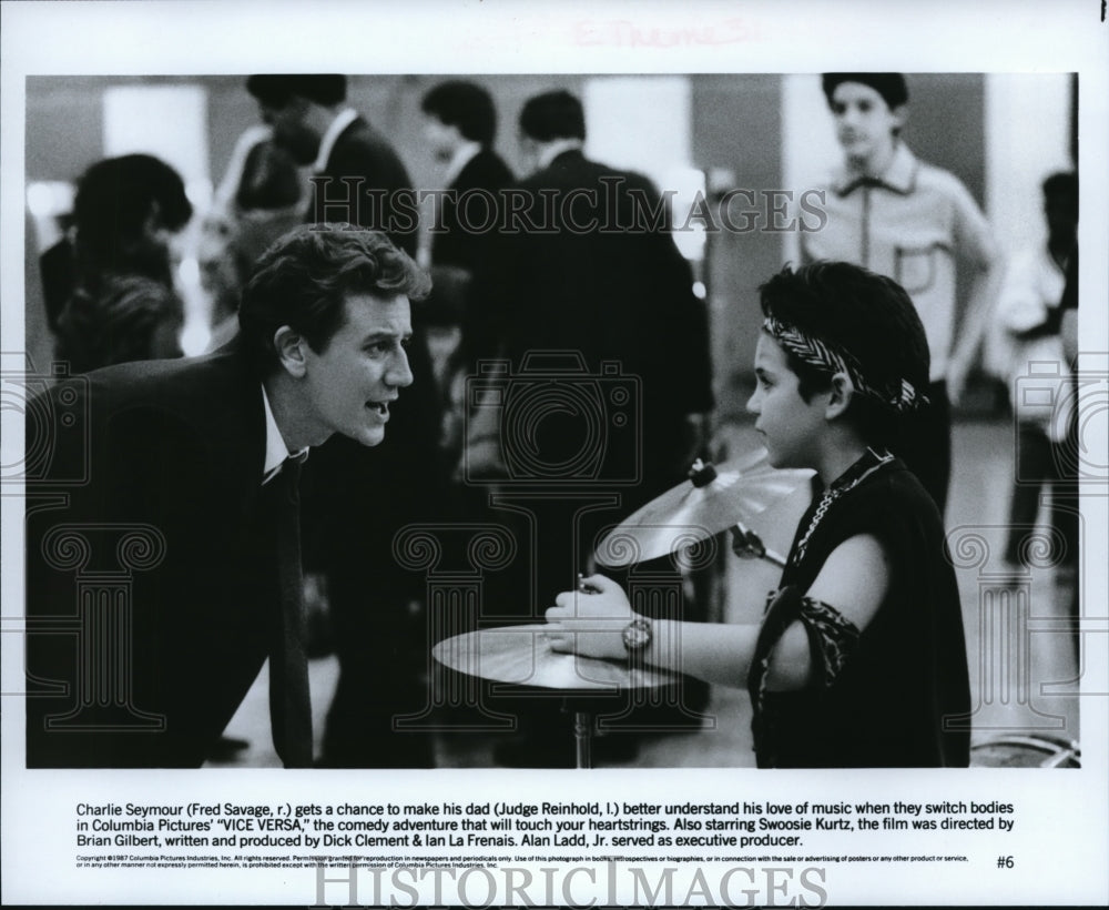 1987 Press Photo Fred Savage and Judge Reinhold in Vice Versa - cvp33998- Historic Images