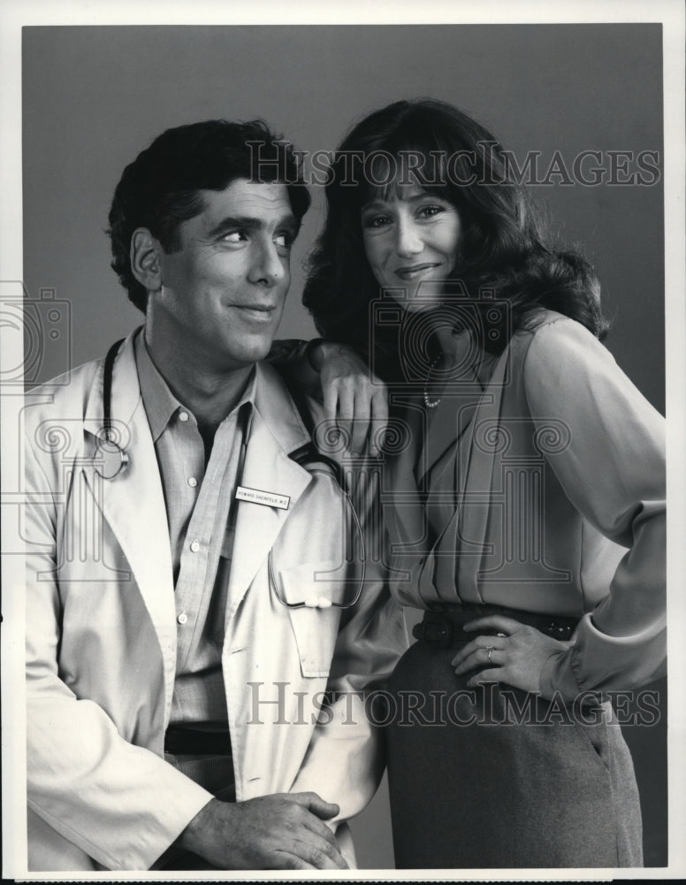 1984 Press Photo Elliott Gould &amp; Mary McDonald in E/R - cvp34258- Historic Images