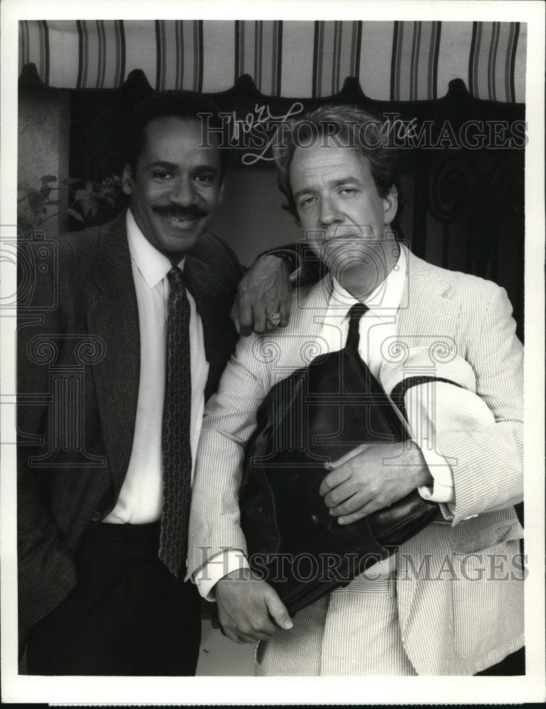 1986 Press Photo Tim Reid and Robert Harper star in Frank&#39;s Place - cvp34360- Historic Images